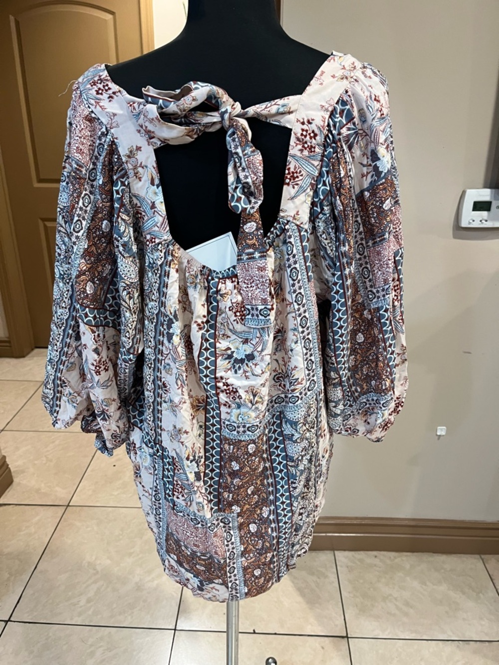 ANDREE BY UNIT Patchwork Floral Peasant Top - Cream, Brown, Blue - Picture 3 of 4